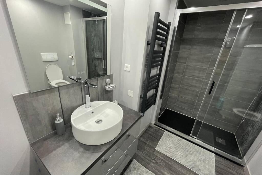 Appartement Cosy, Wifi Gratuit,5 Min De La Gare 볼로뉴쉬르메르 외부 사진